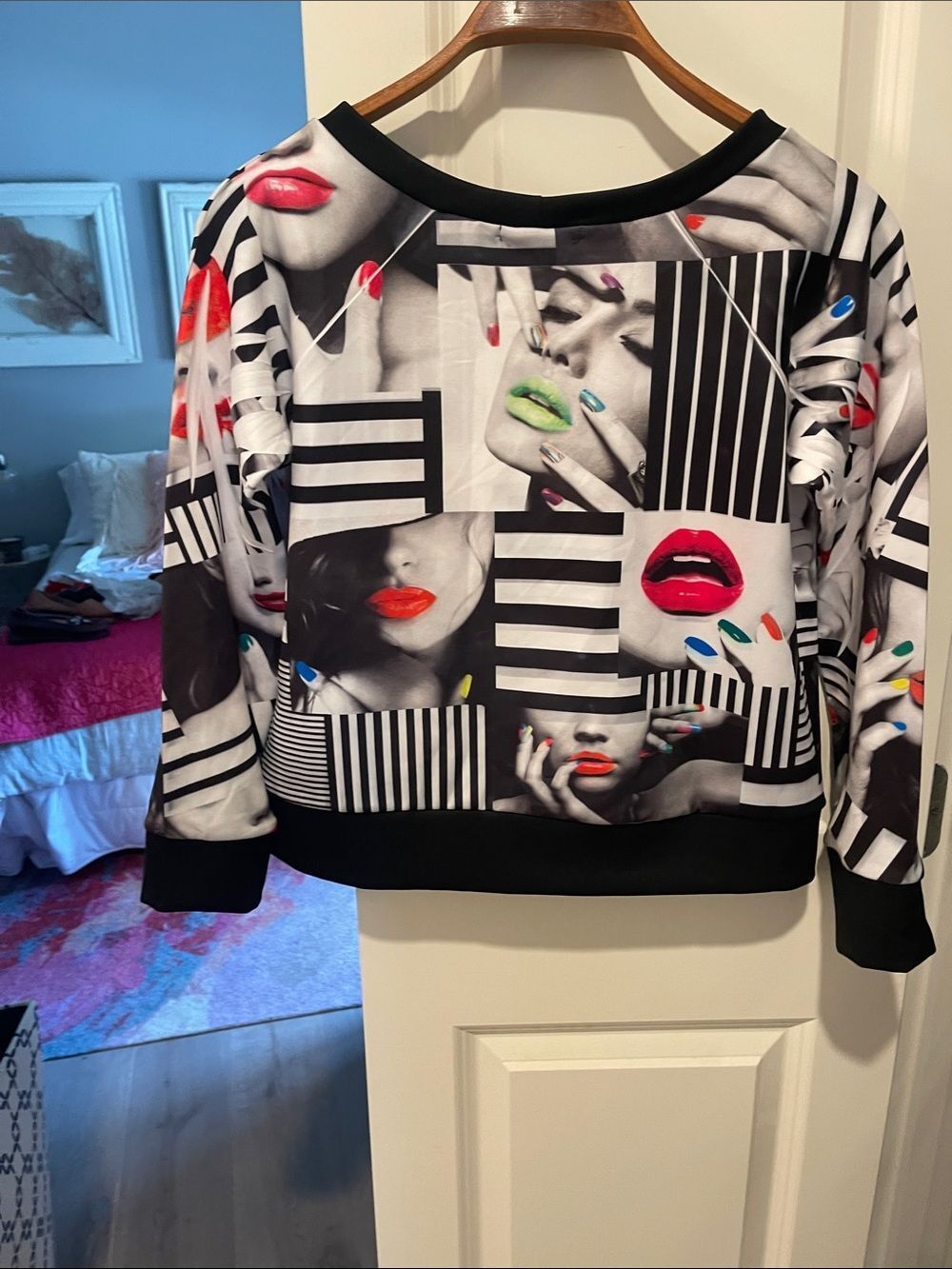 Women’s Graphic Black & White Photo-Print Sweatshirt with Multicolor Accents - Picture 5 of 5